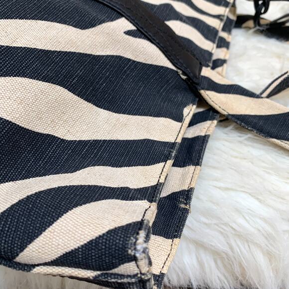 MICHAEL KORS X-Large Black/White Zebra Pattern Canvas Beach Tote Leather Trim - Picture 11 of 16